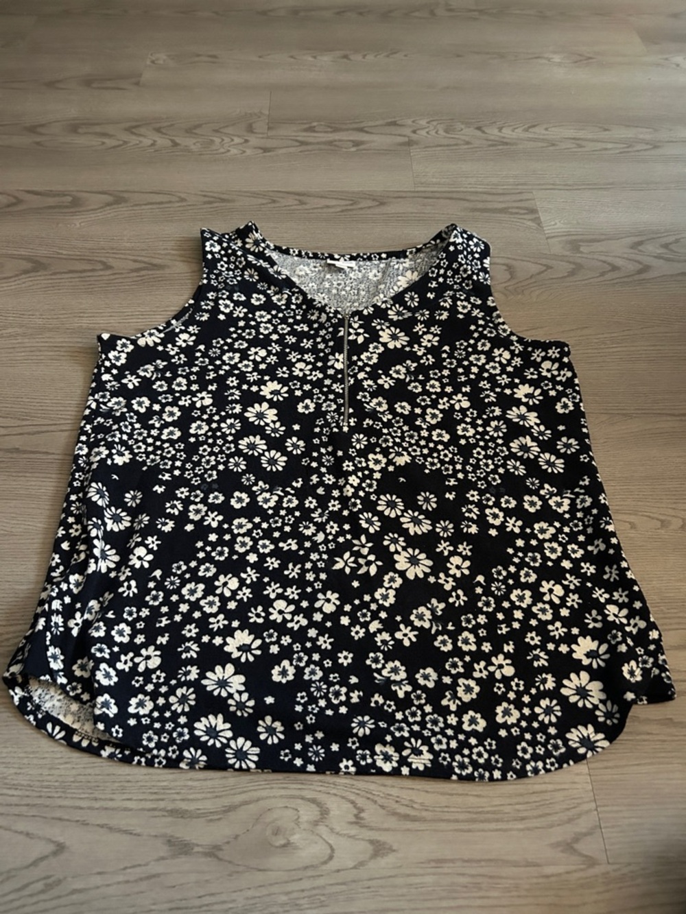 LuLaRoe Blue and White Floral Sleeveless Camisole 🌈 ITEM #359